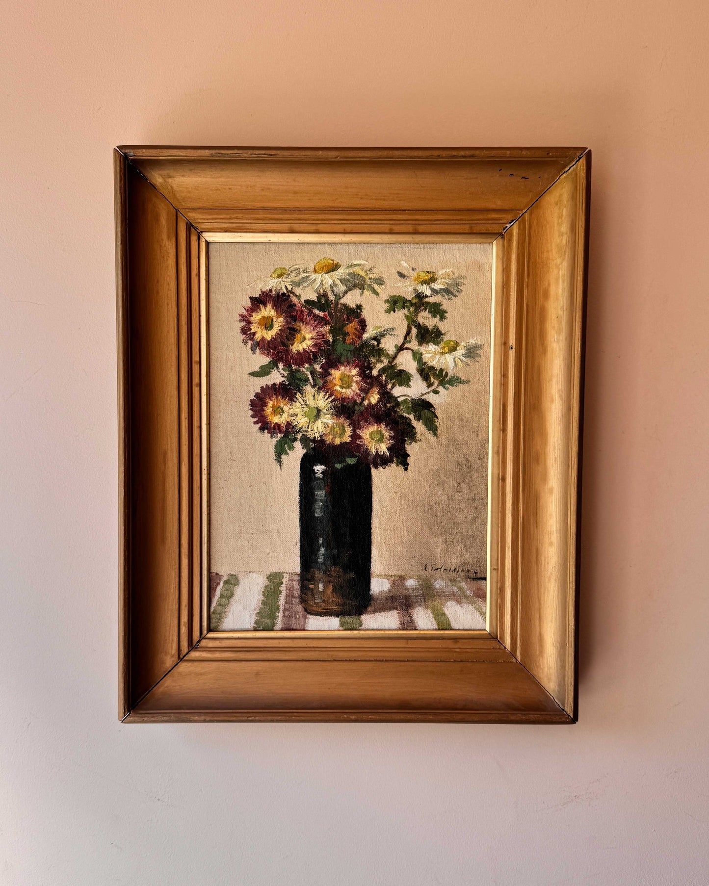 CHRYSANTHEMUMS & DASIES