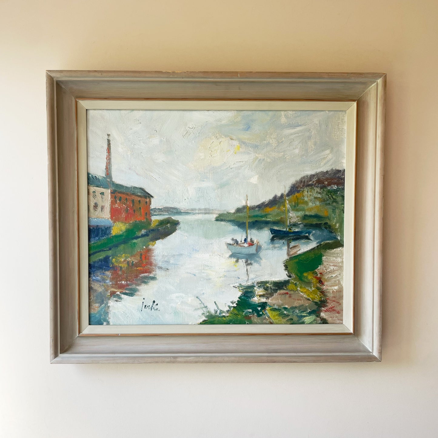 BAY WITH BOATS