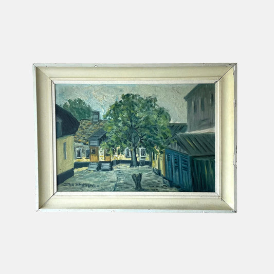 QUIET COURTYARD